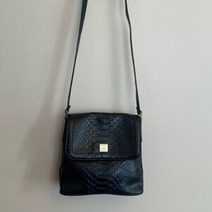 Black Snakeskin Embossed Crossbody Bag Liz Claiborne NYC Purse